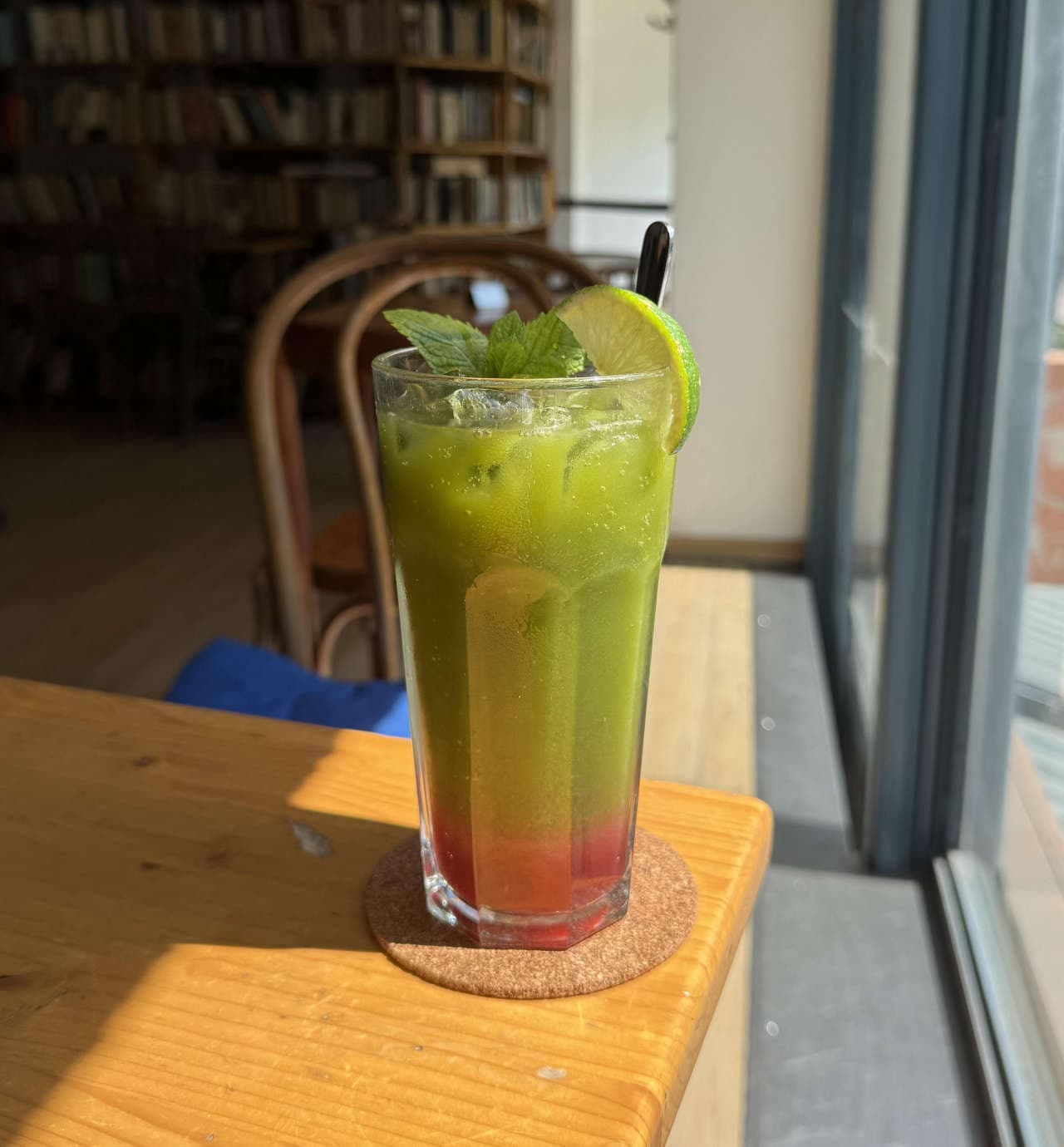 Matcha-strawberry lemonade