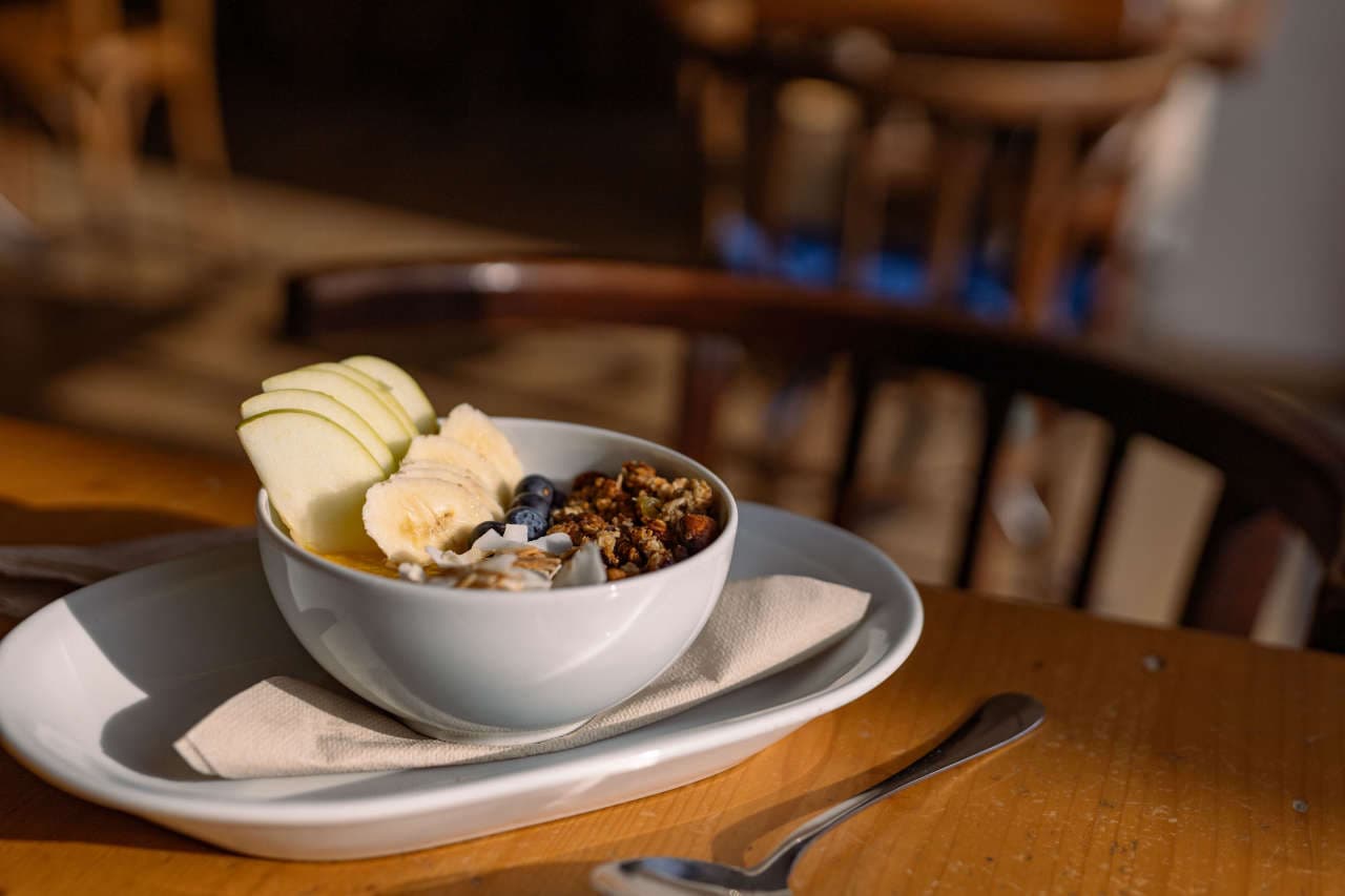 HOME-MADE GRANOLA with coconut-gurt