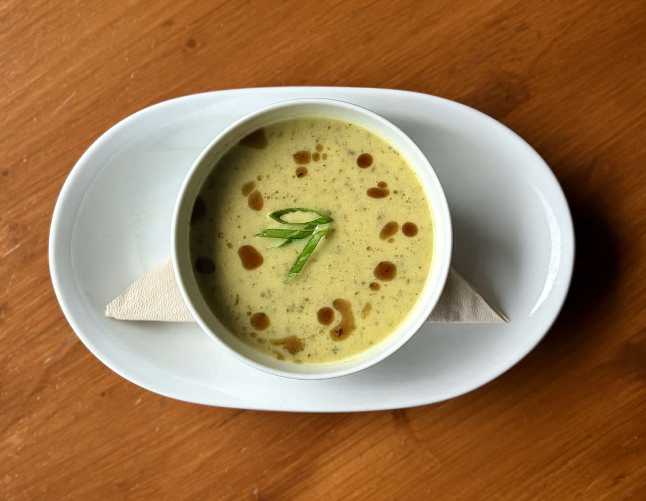 Zucchini creamsoup with broccoli