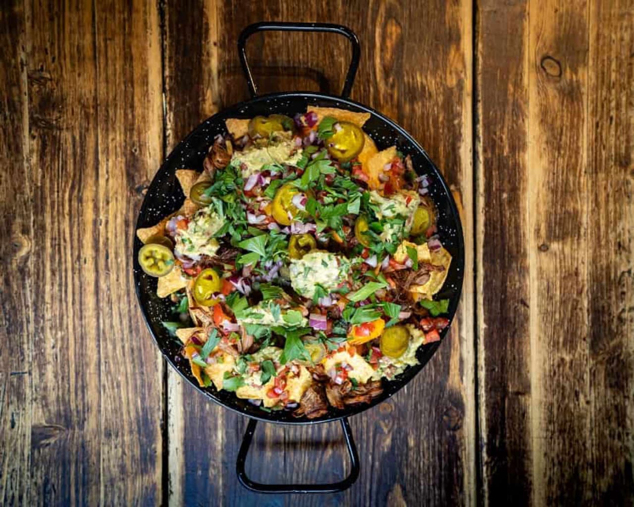 PULLED PORK NACHOS GRANDE (FOR 2-4 FRIENDS)