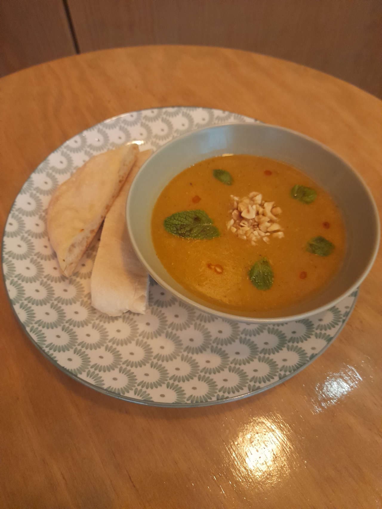 RED LENTIL CREAM SOUP