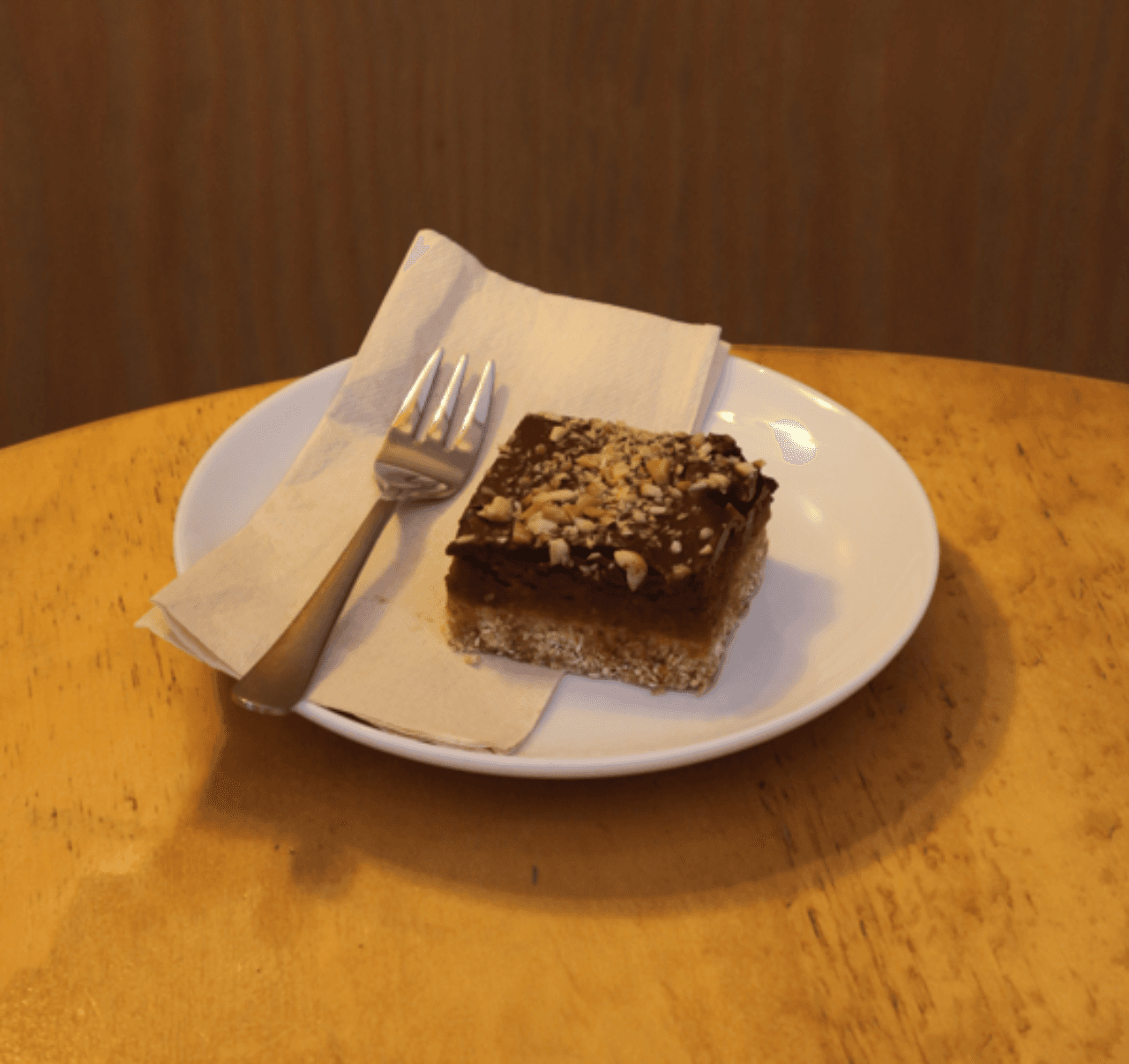 Chocolate-peanut oatbar