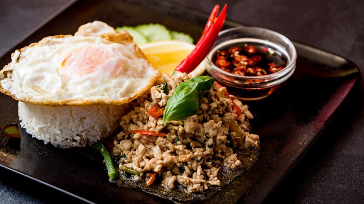 Phad kra prao