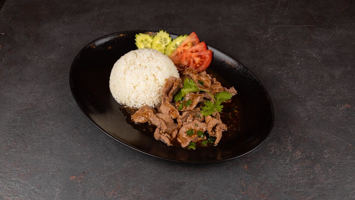 Phad kratiem pik thai