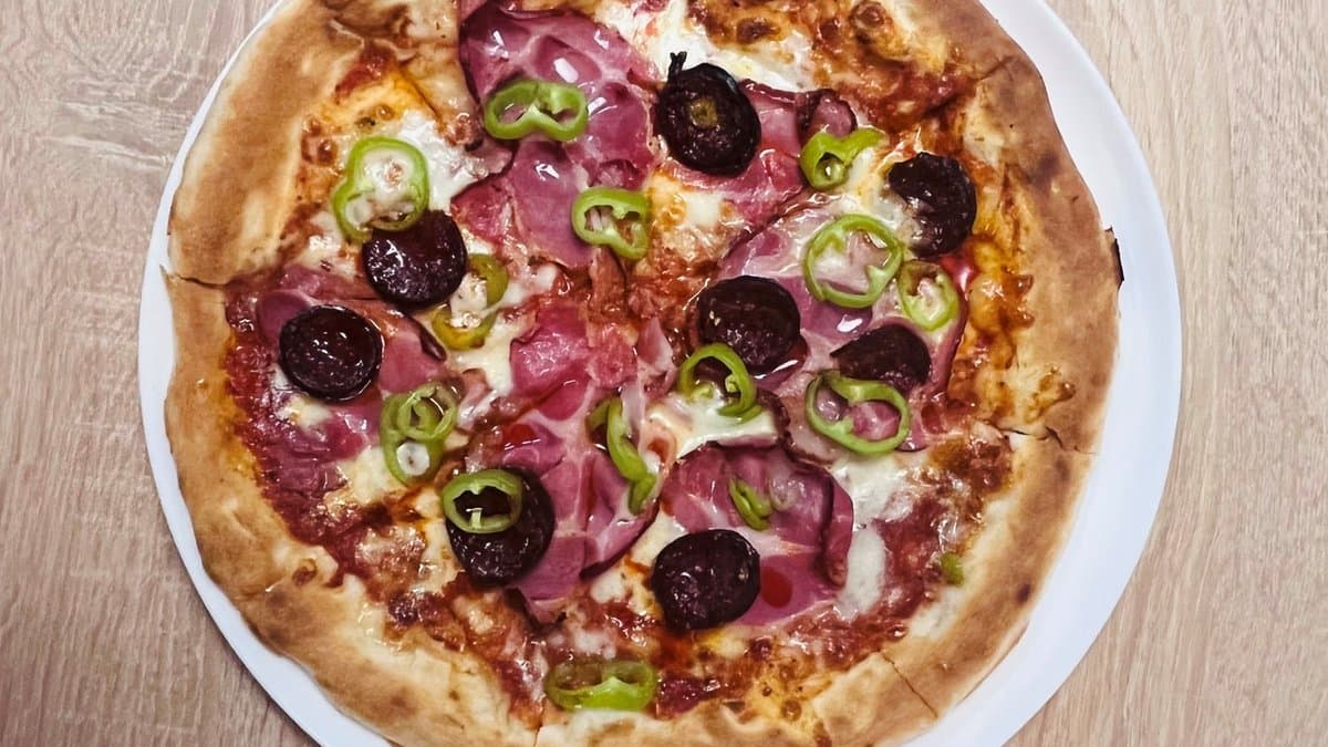 Magyaros pizza