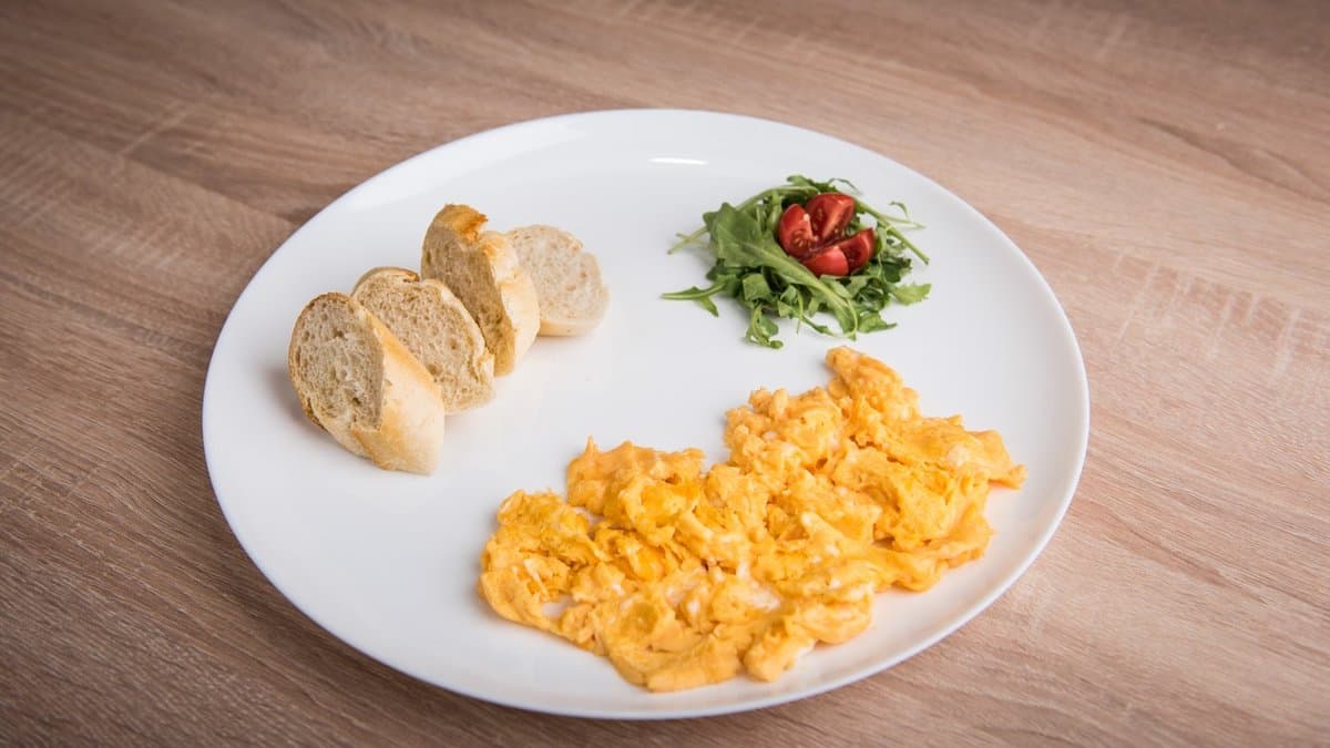 Scrambled eggs from 3 eggs